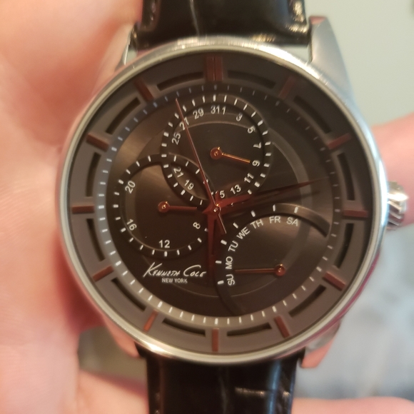 Watch - Picture 3 of 4